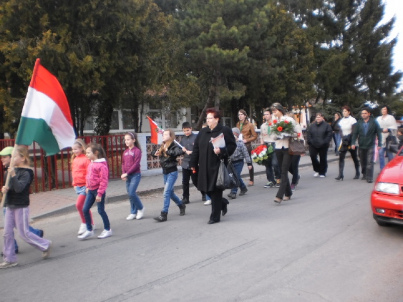 2011.március 15.