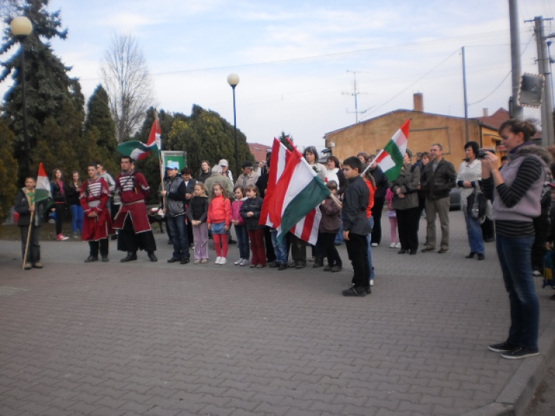 2011.március 15.
