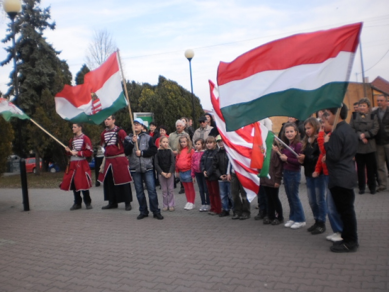 2011.március 15.