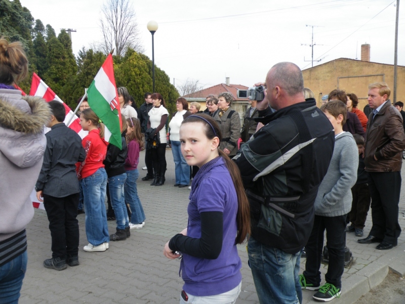 2011.március 15.