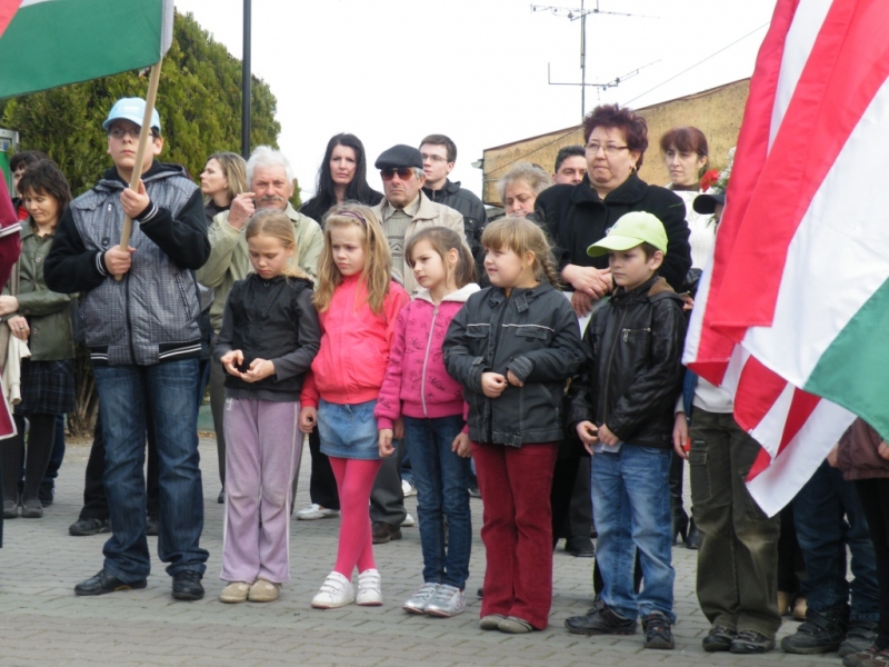 2011.március 15.
