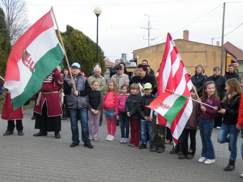2011.március 15.