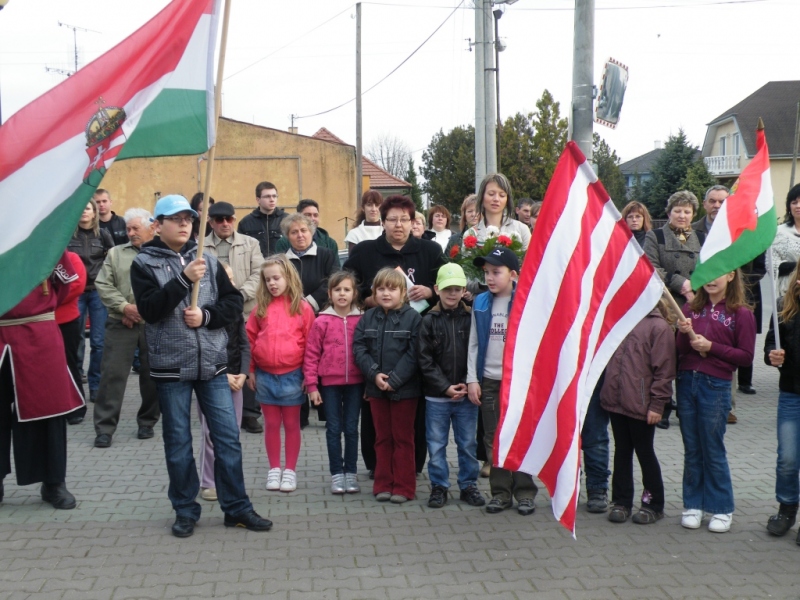 2011.március 15.